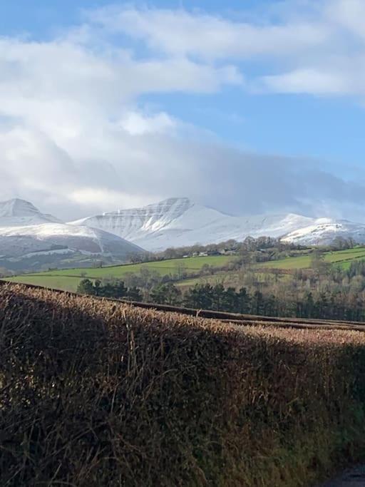 Вилла Mountain Views In The Heart Of Brecon Town Экстерьер фото