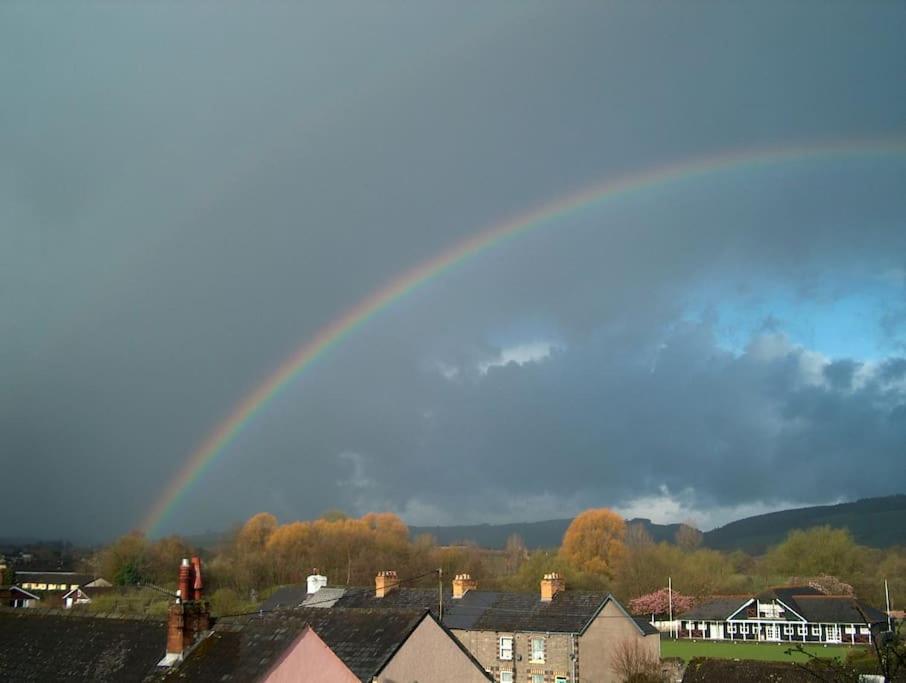Вилла Mountain Views In The Heart Of Brecon Town Экстерьер фото