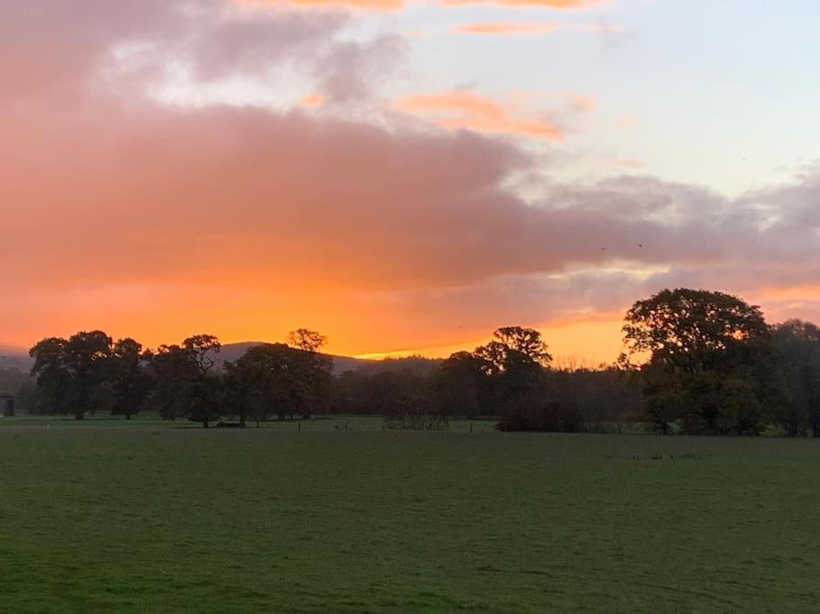Вилла Mountain Views In The Heart Of Brecon Town Экстерьер фото