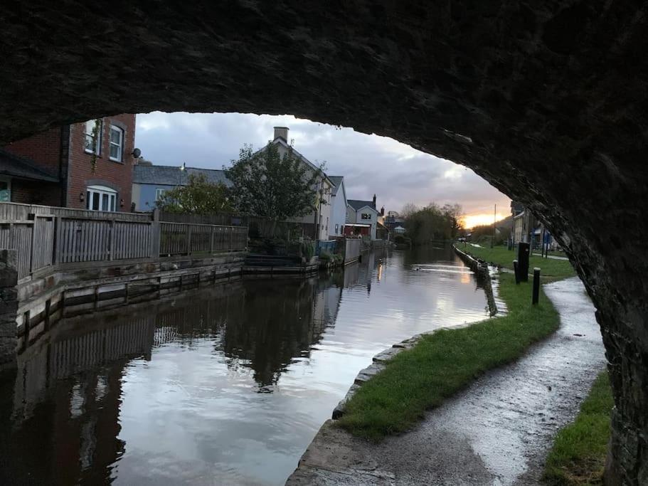 Вилла Mountain Views In The Heart Of Brecon Town Экстерьер фото